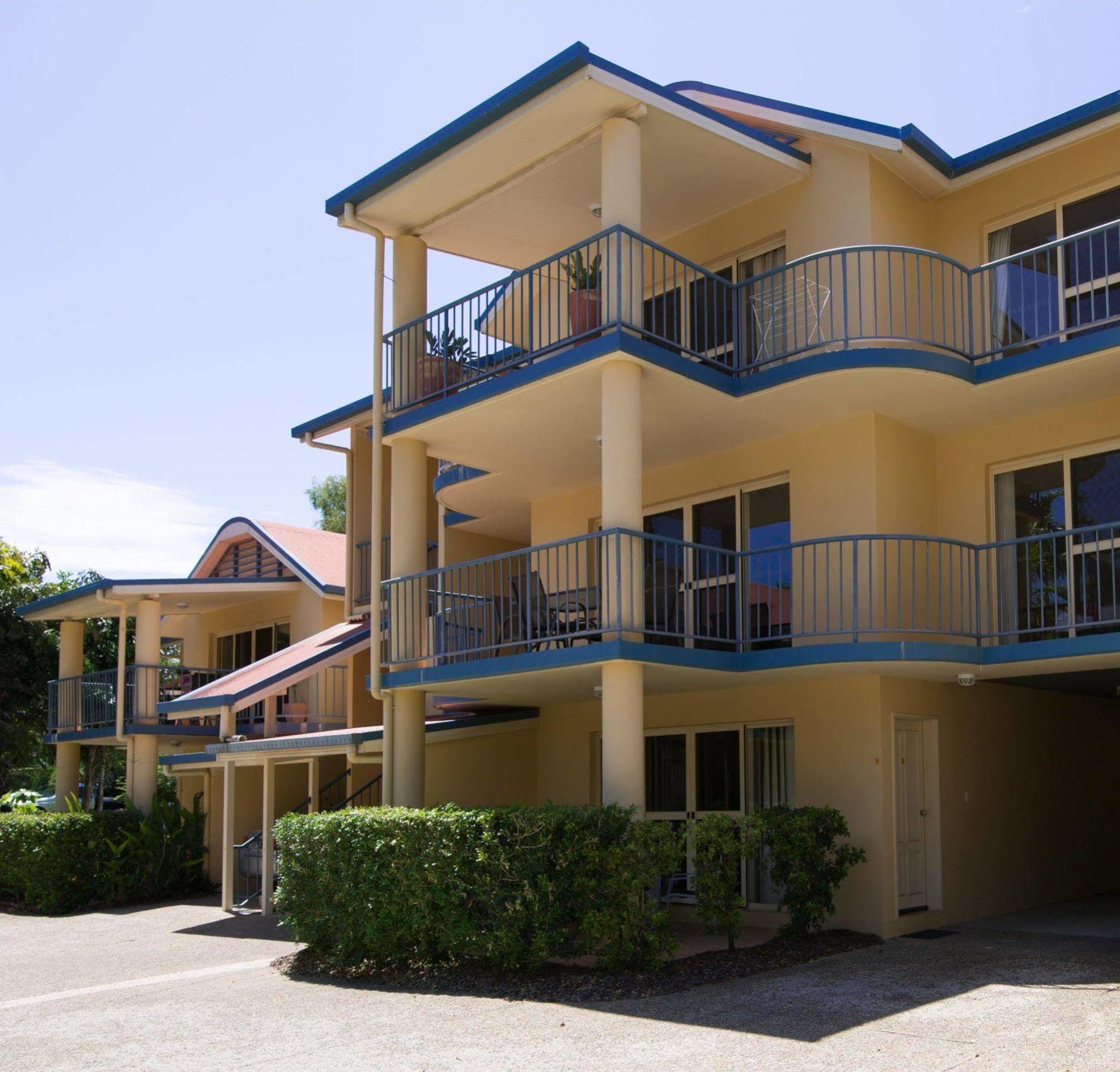 At Beach Court Holiday Villas Эйрли-Бич Экстерьер фото