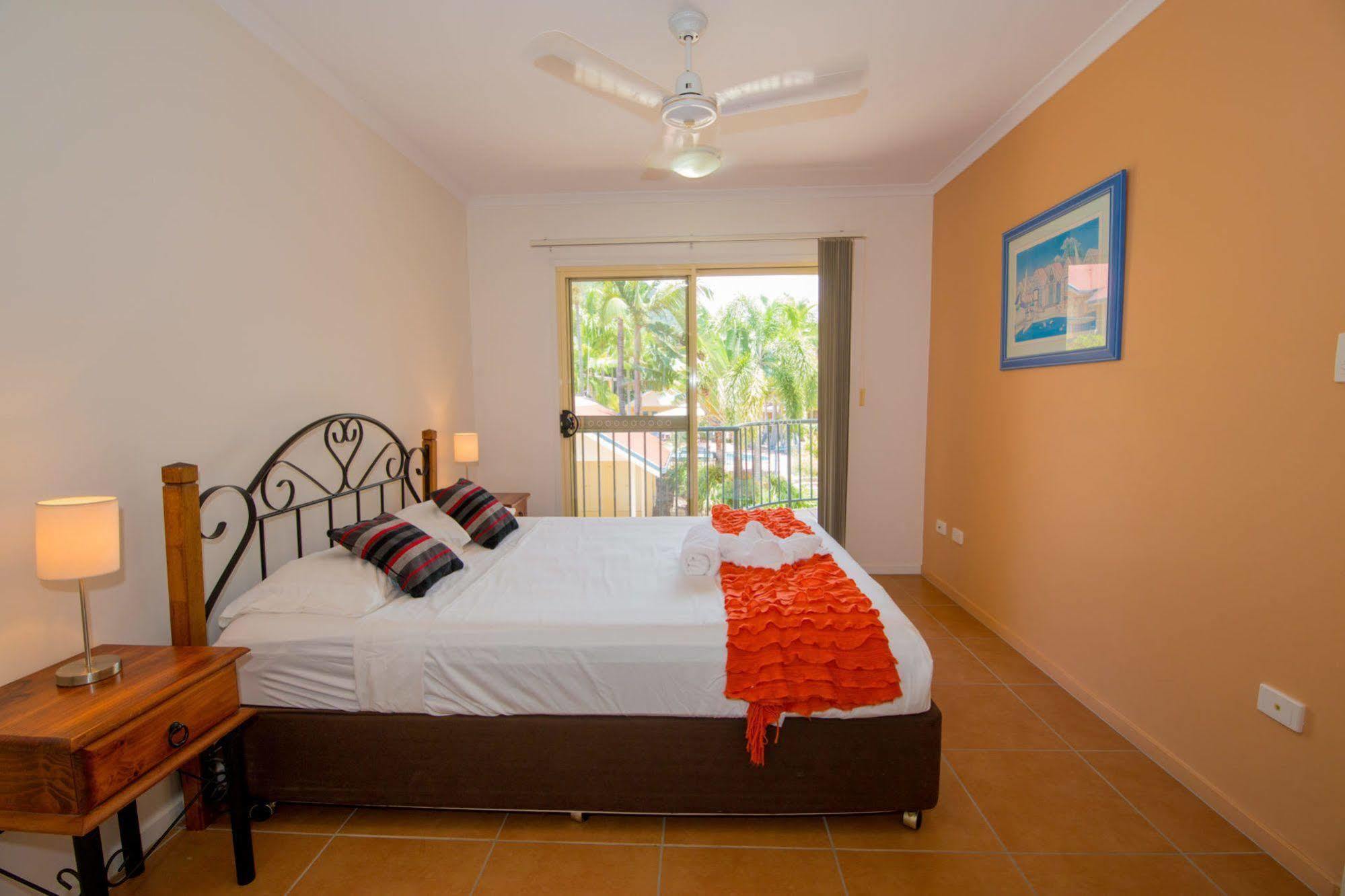 At Beach Court Holiday Villas Эйрли-Бич Экстерьер фото