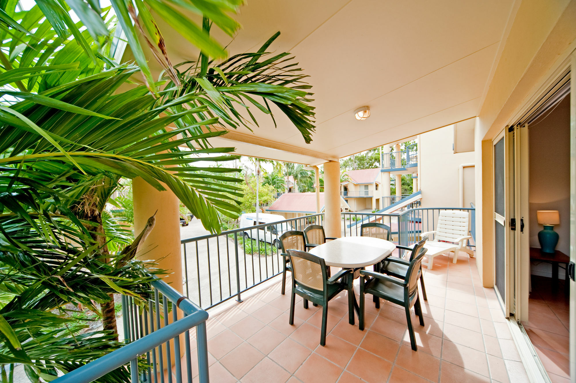 At Beach Court Holiday Villas Эйрли-Бич Экстерьер фото
